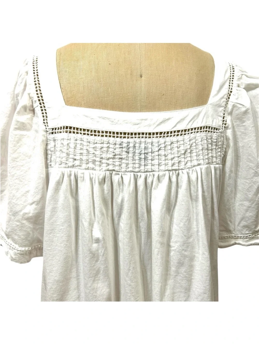 Banana Republic White Square-Neck Cotton Eyelet Trim Embroidered Blouse Medium